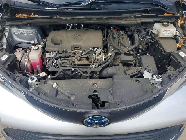 Car Image 2021 TOYOTA SIENNA