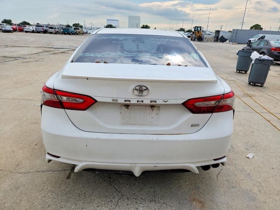 Car Image 2018 TOYOTA CAMRY