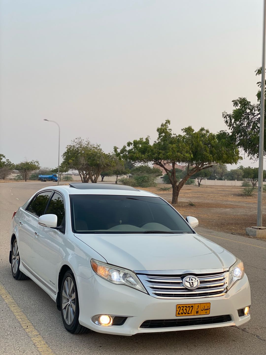 Car Image 2011 TOYOTA AVALON LIMITED