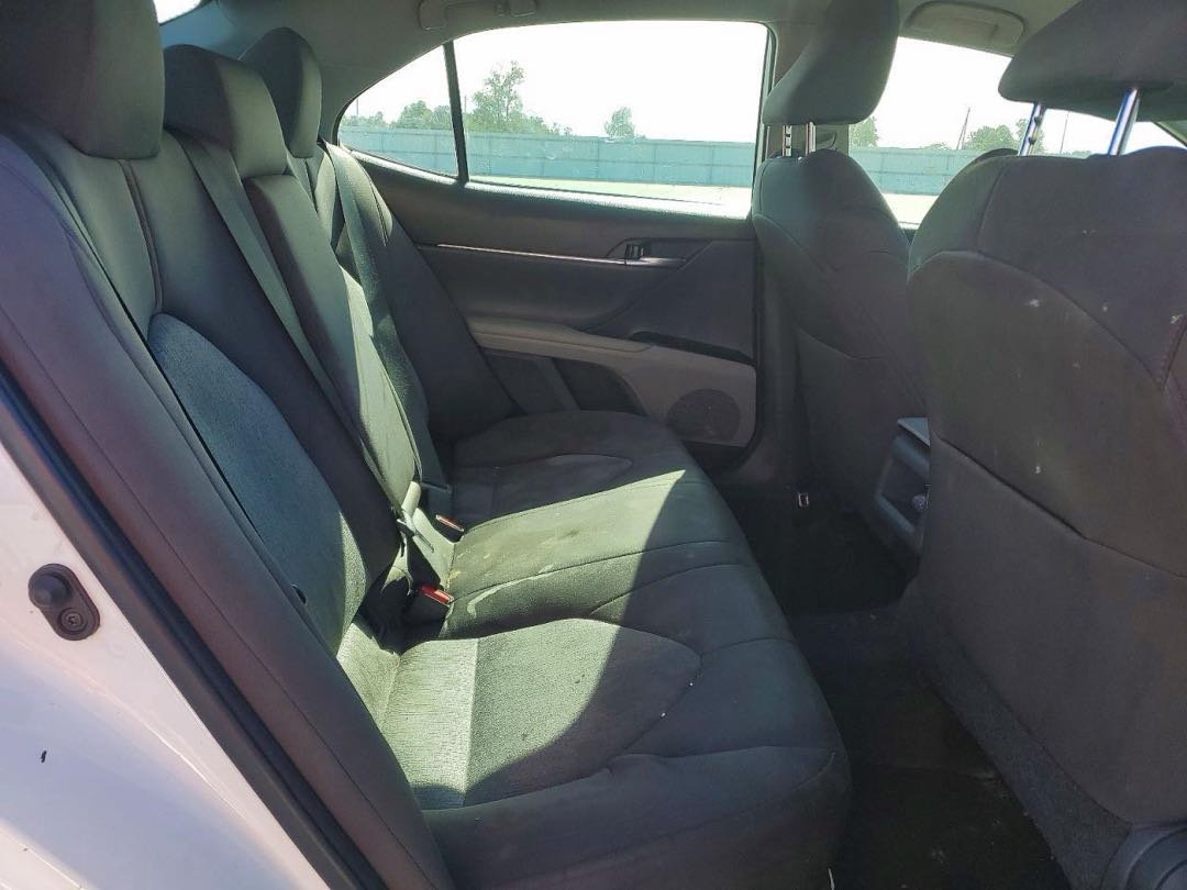 Car Image 2019 TOYOTA CAMRY