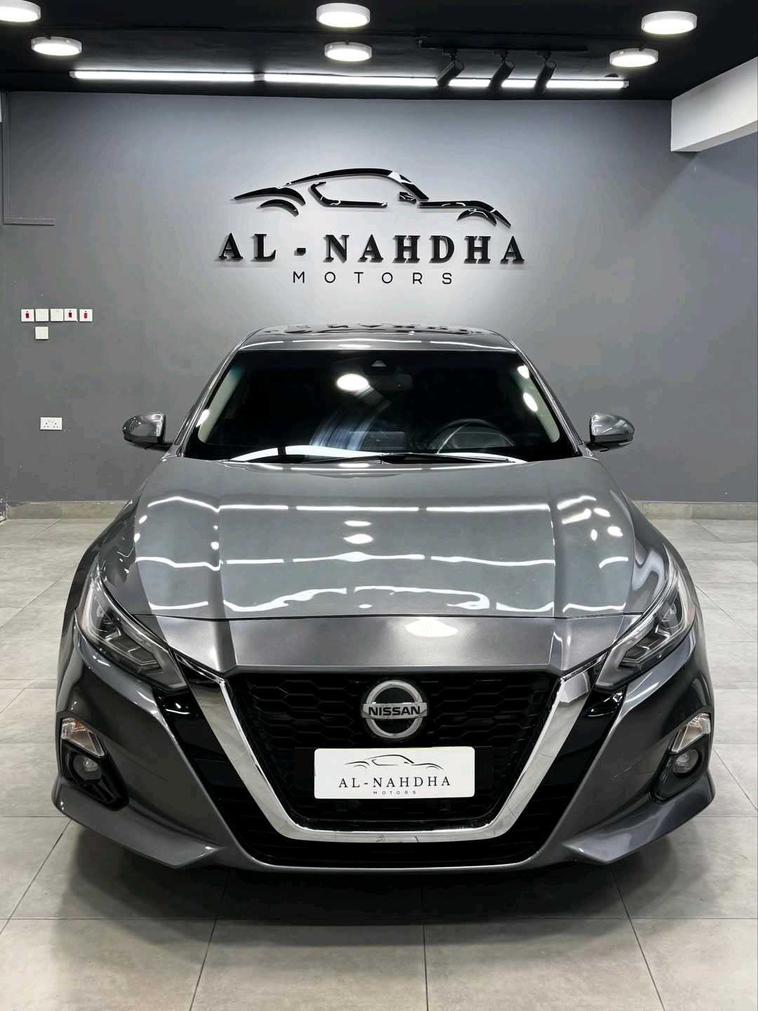 Car Image 2020 NISSAN ALTIMA SR