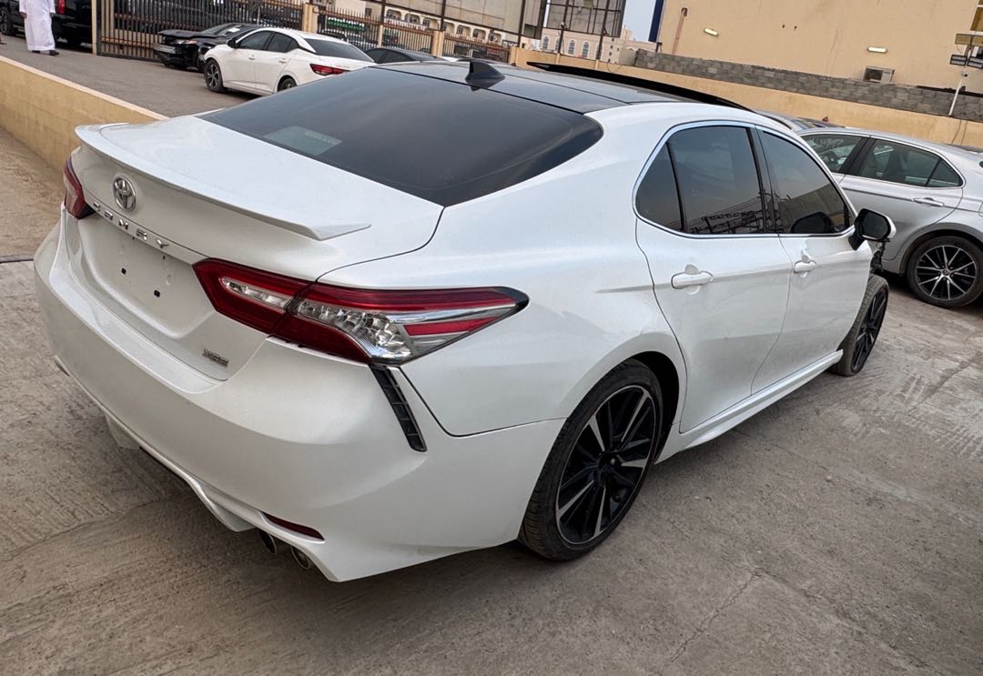 Car Image 2019 TOYOTA CAMRY