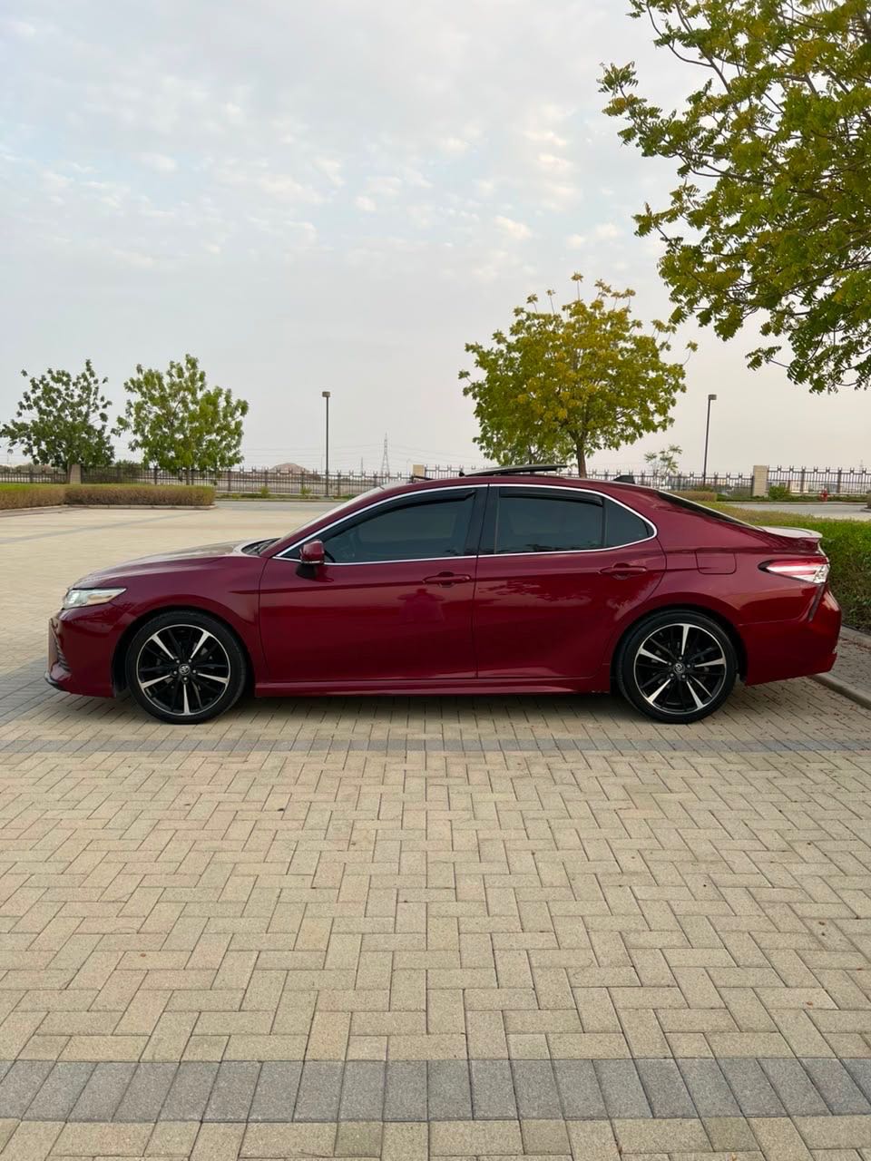 Car Image 2018 TOYOTA CAMRY XSE
