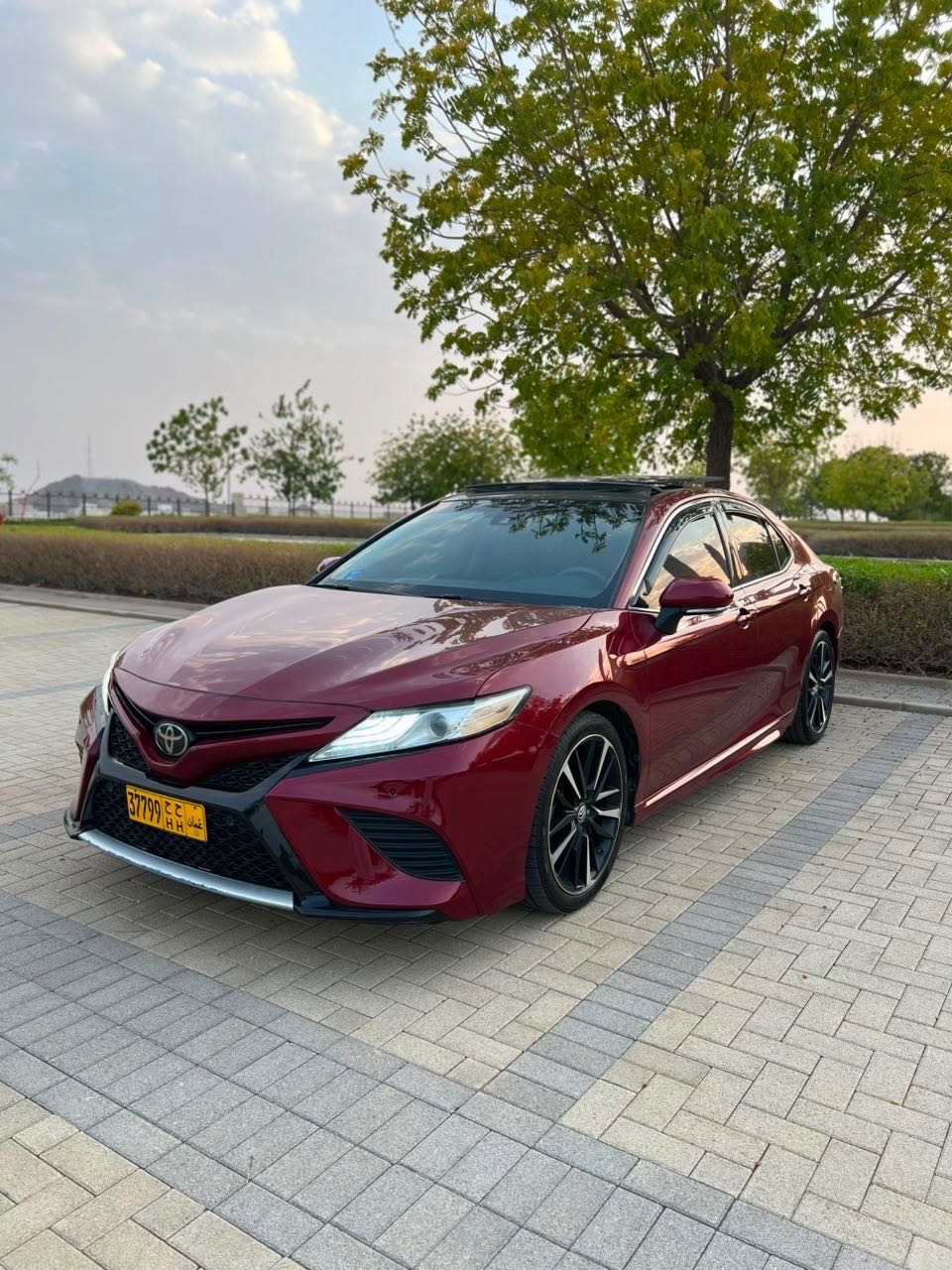 Car Image 2018 TOYOTA CAMRY XSE