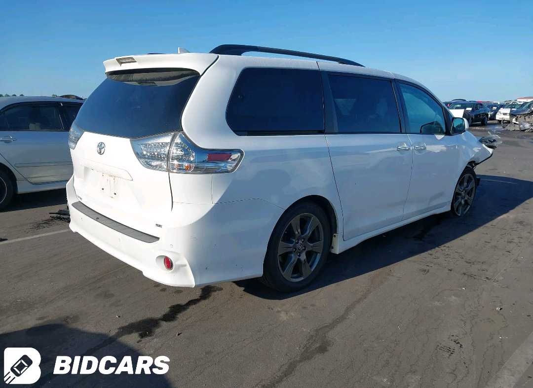 Car Image 2020 TOYOTA SIENNA