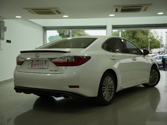 Car Image 2017 LEXUS ES 350