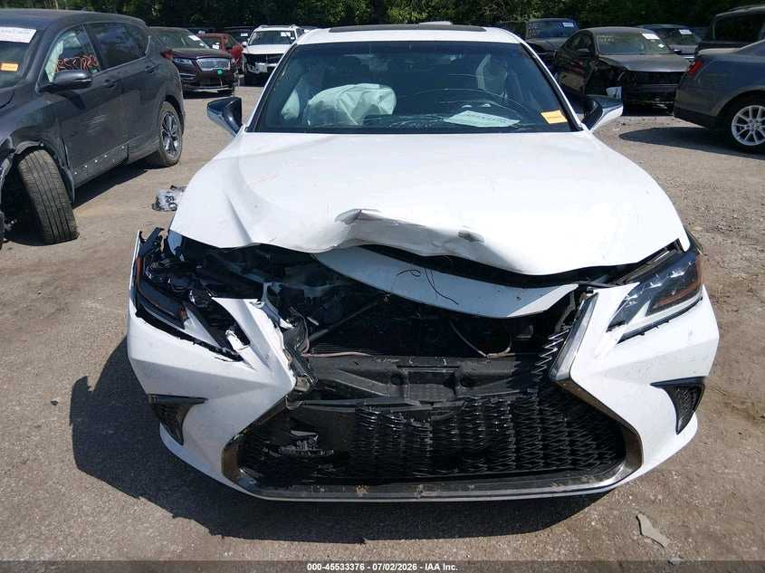 Car Image 2019 LEXUS ES