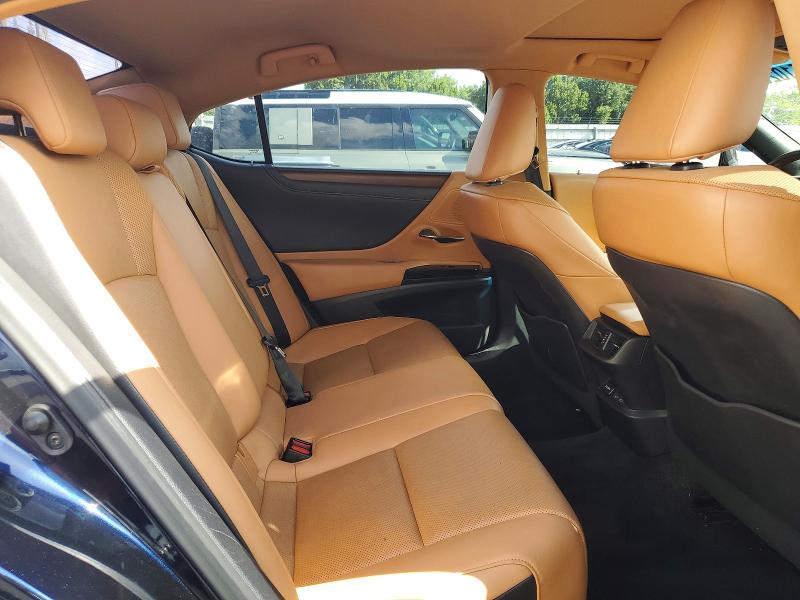 Car Image 2022 LEXUS ES