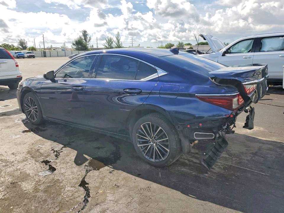 Car Image 2022 LEXUS ES