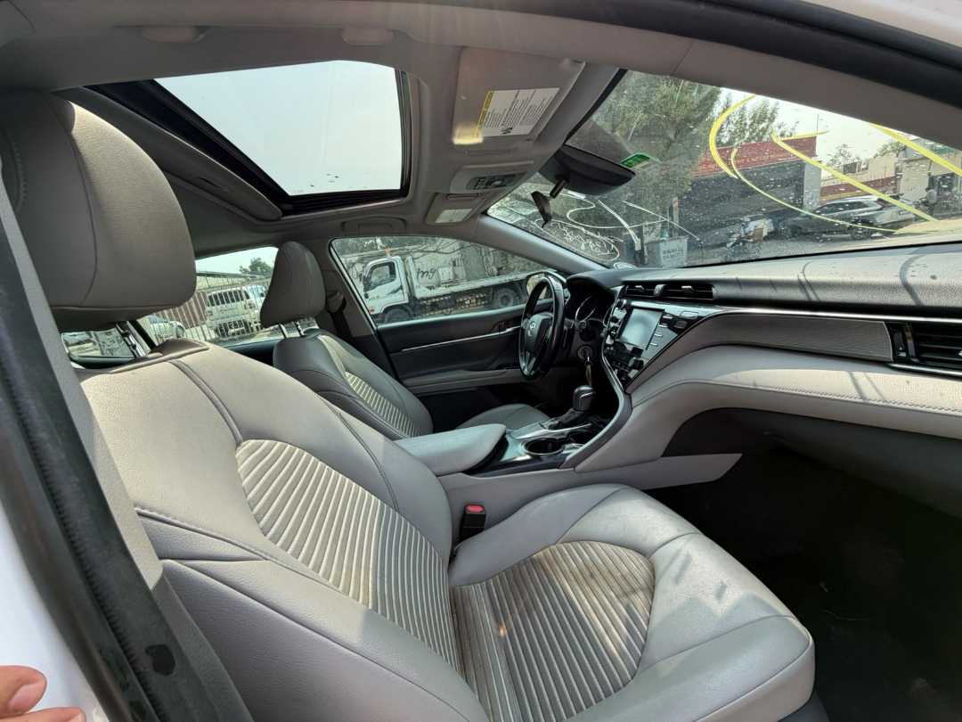 Car Image 2019 TOYOTA CAMRY