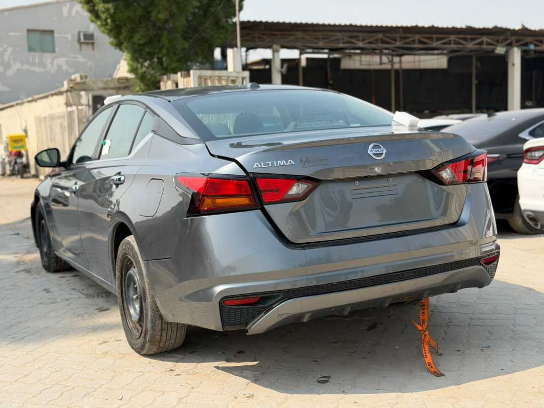 Car Image 2019 NISSAN ALTIMA