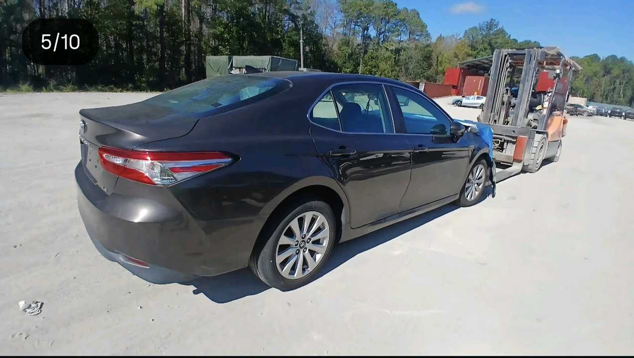 Car Image 2020 TOYOTA CAMRY