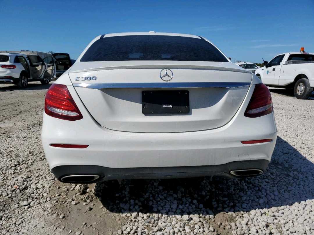 Car Image 2019 MERCEDES E Class