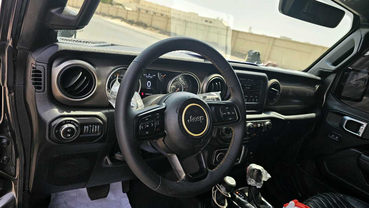 Car Image 2018 JEEP WRANGLER Sport