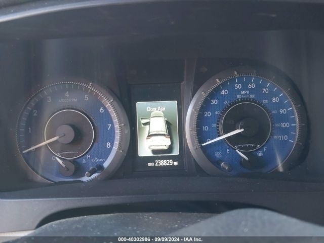 Car Image 2017 TOYOTA SIENNA