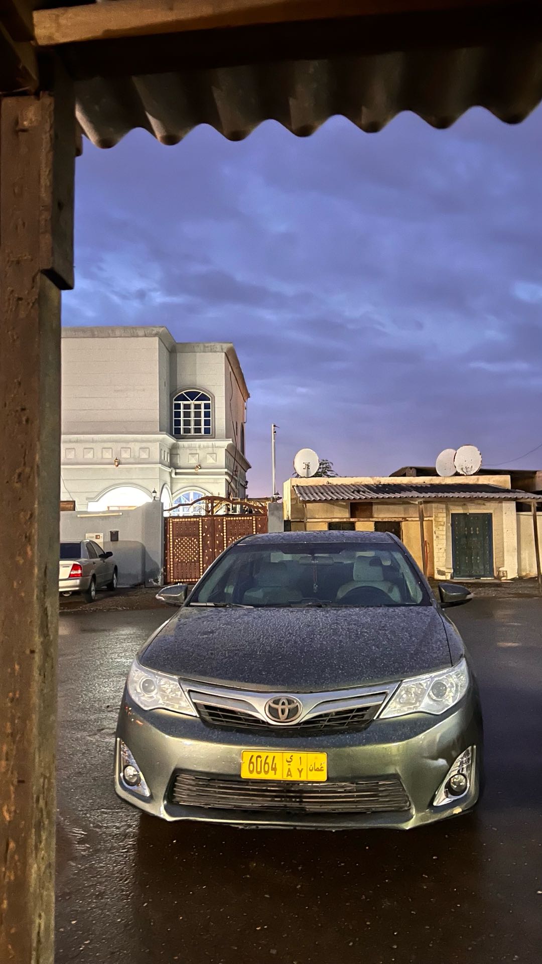 Car Image 2012 TOYOTA CAMRY LE