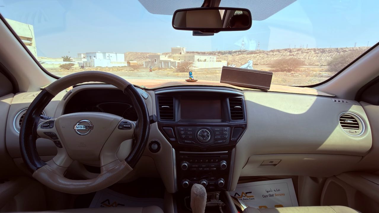 Car Image 2015 NISSAN PATHFINDER SV