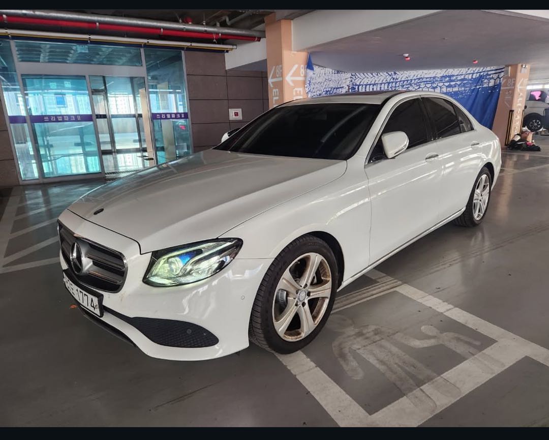 مرسيدس E Class 220 2018