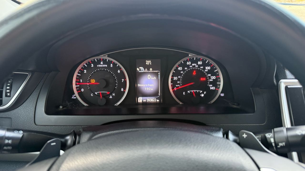 Car Image 2016 TOYOTA CAMRY SE