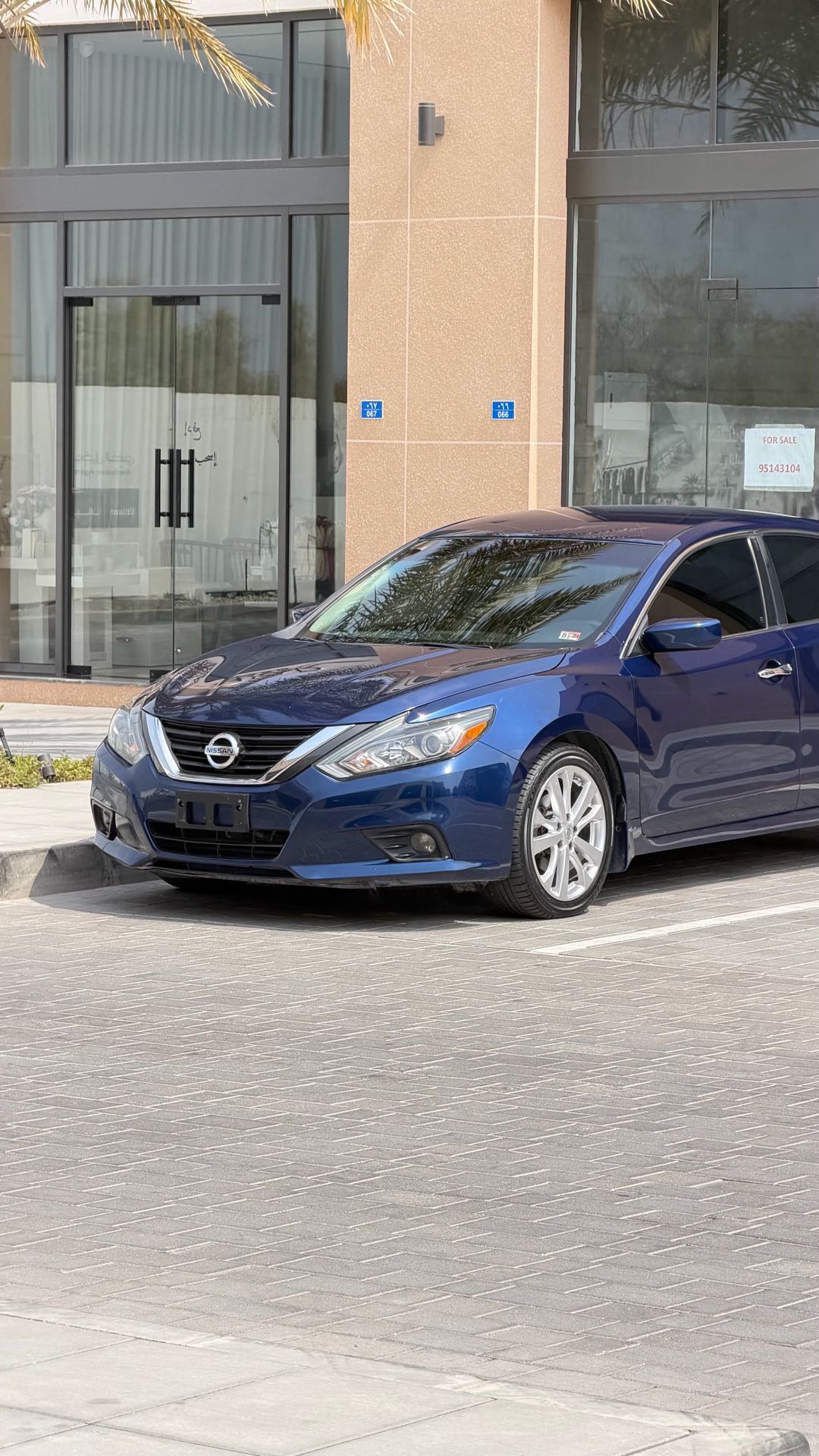 Car Image 2017 NISSAN ALTIMA SR