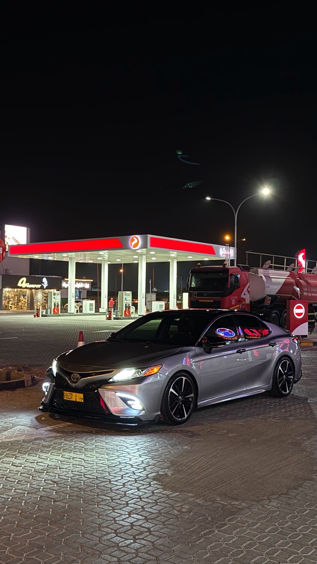 Car Image 2018 TOYOTA CAMRY XSE
