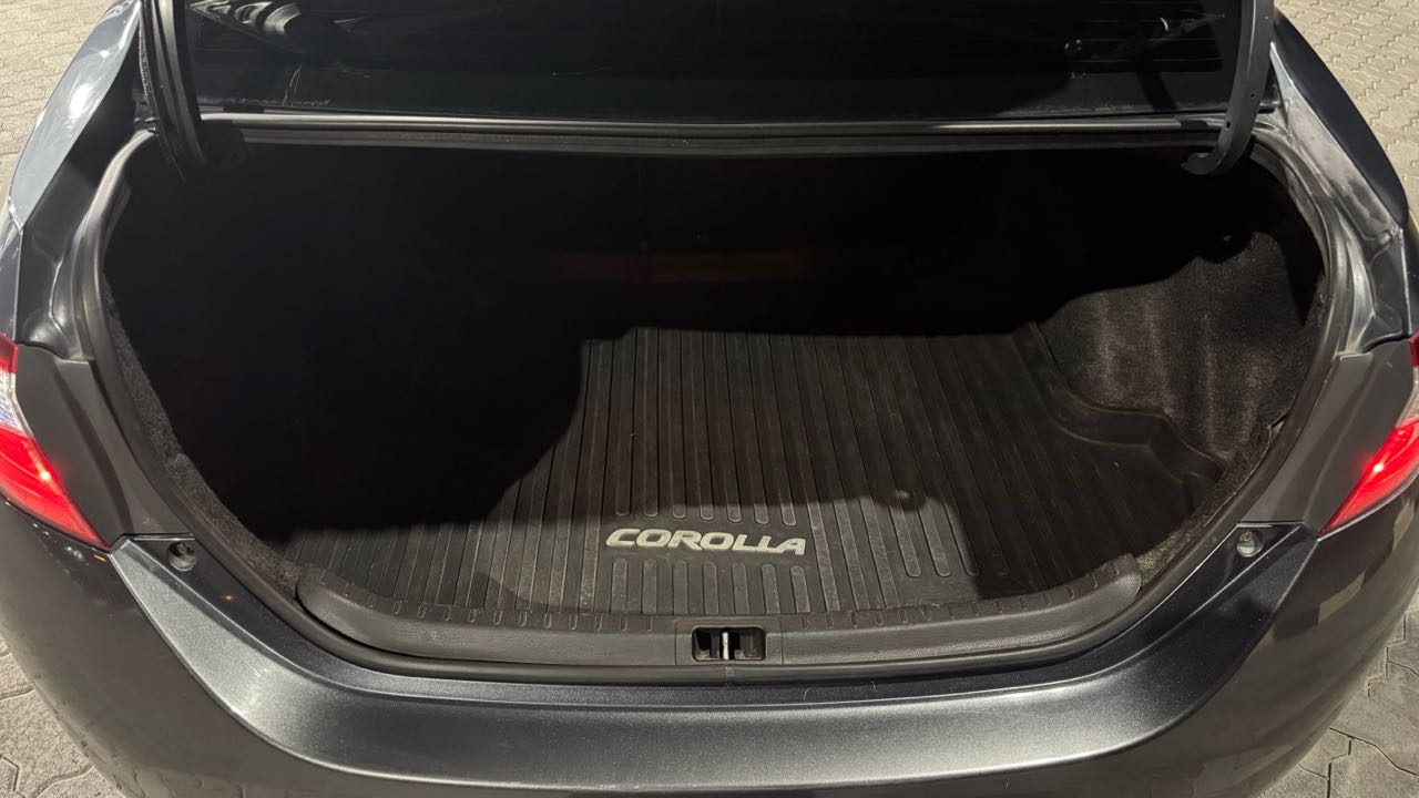 Car Image 2014 TOYOTA COROLLA LE