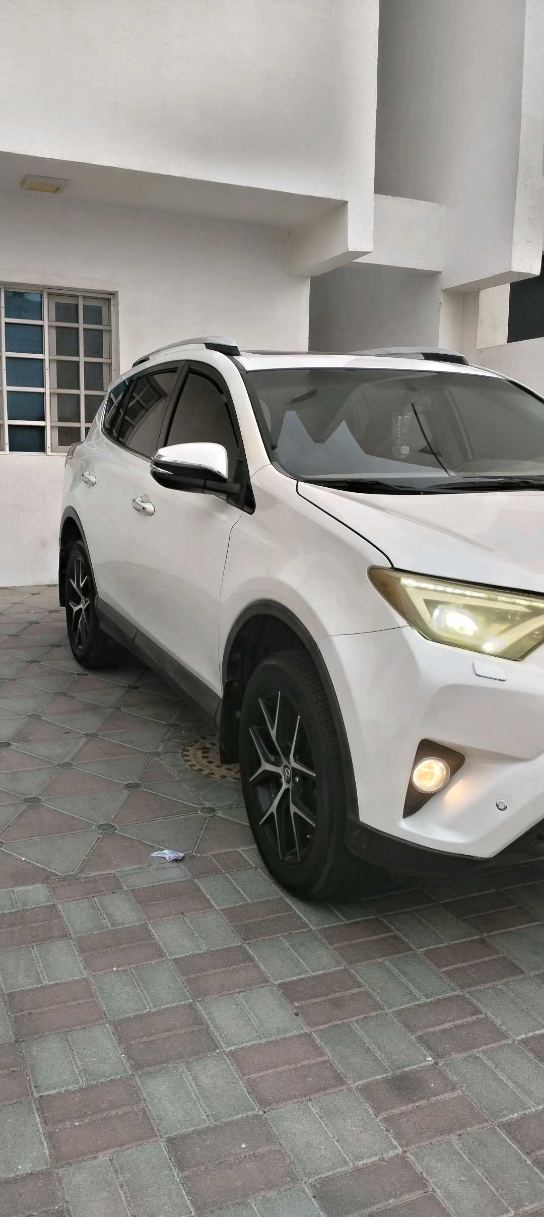 Car Image 2018 TOYOTA RAV4 VX
