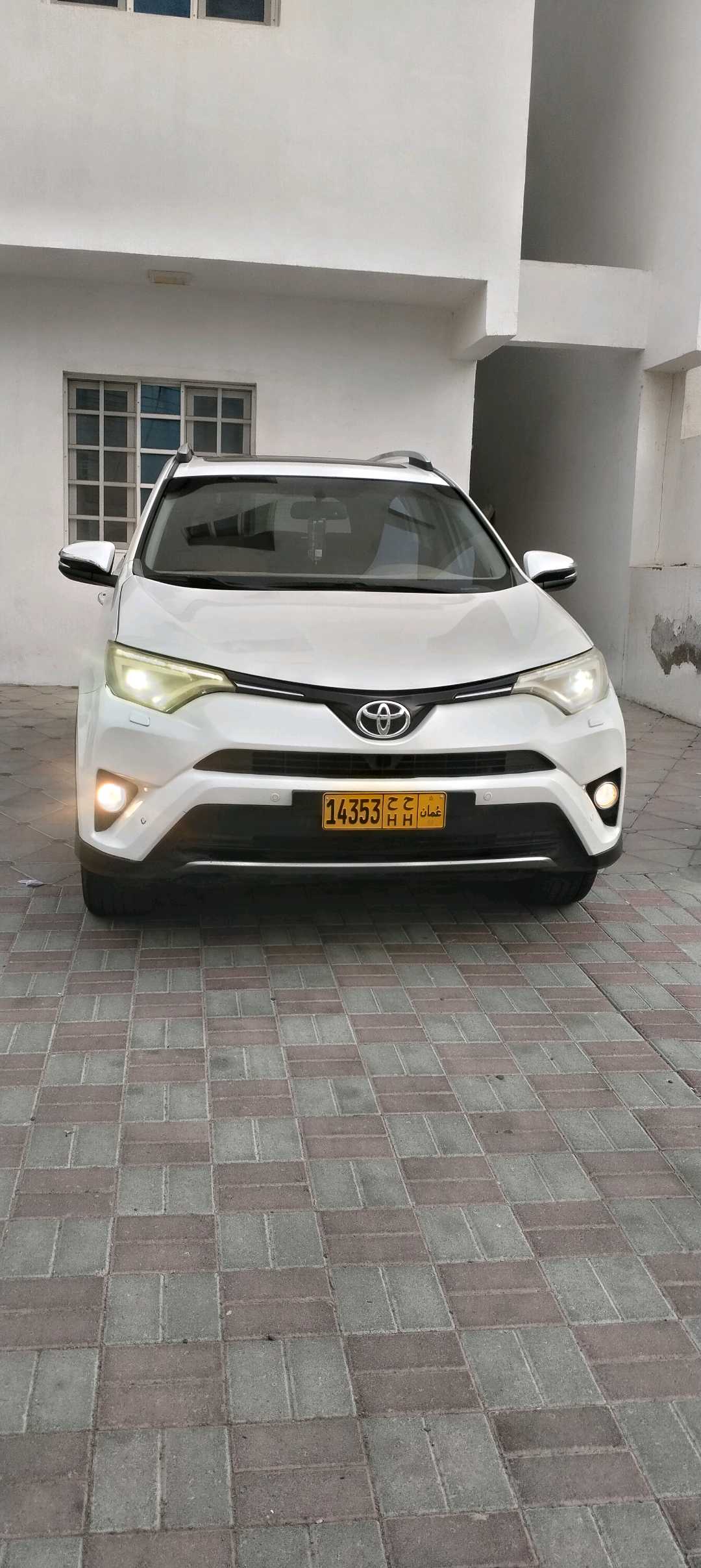 Car Image 2018 TOYOTA RAV4 VX