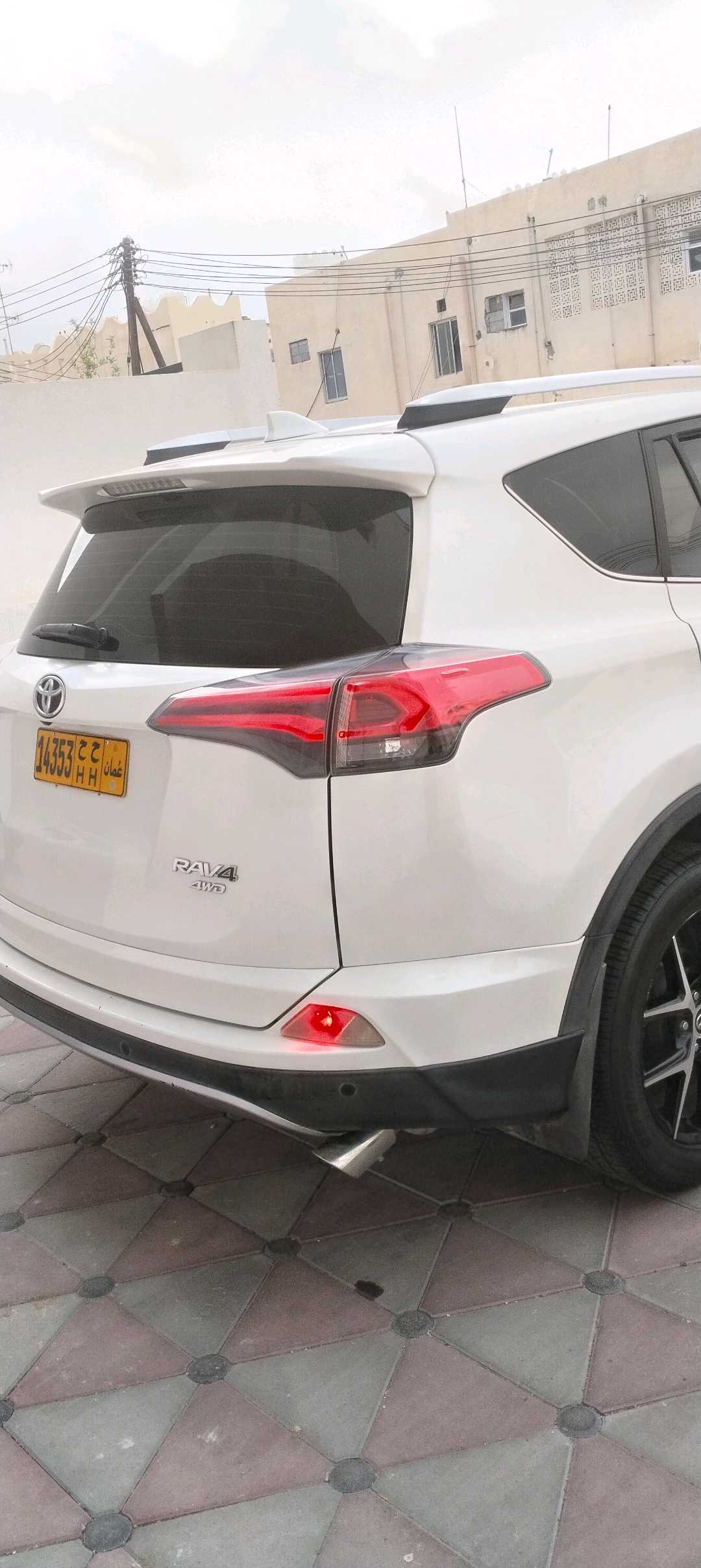Car Image 2018 TOYOTA RAV4 VX
