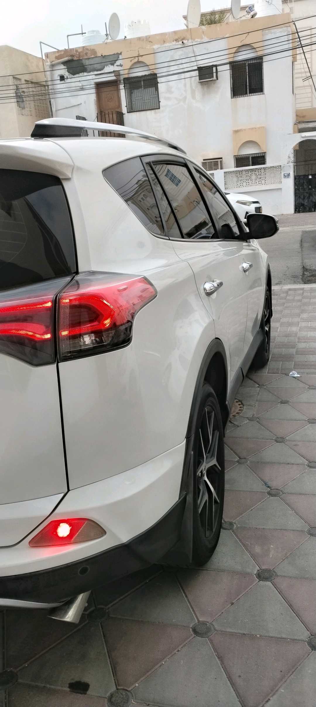 Car Image 2018 TOYOTA RAV4 VX