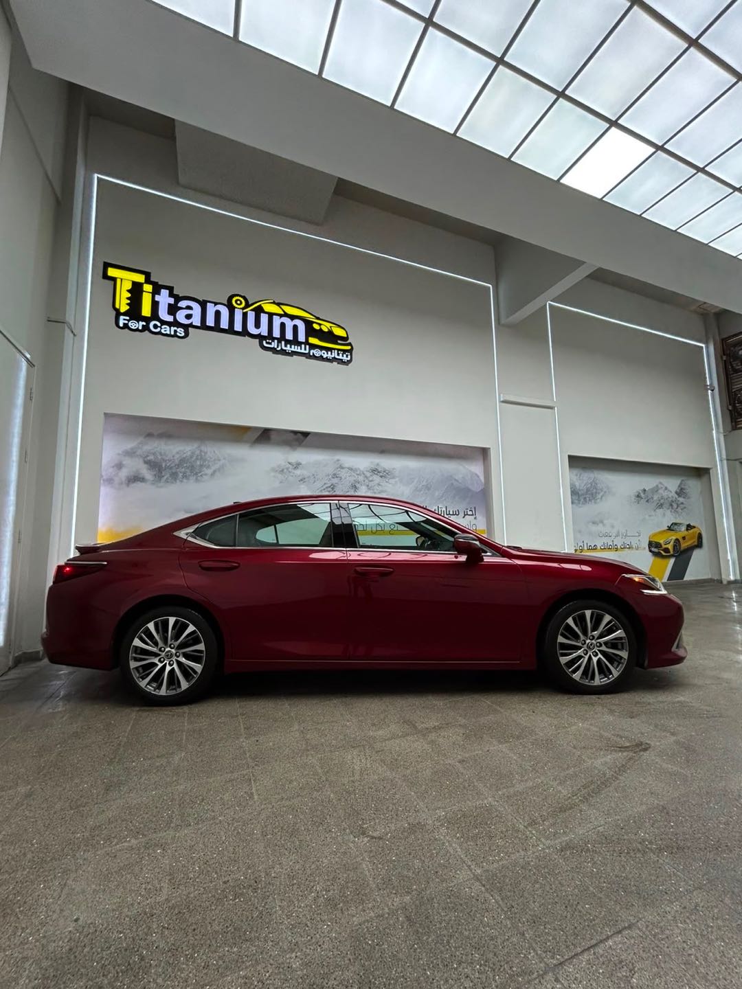Car Image 2019 LEXUS ES 350