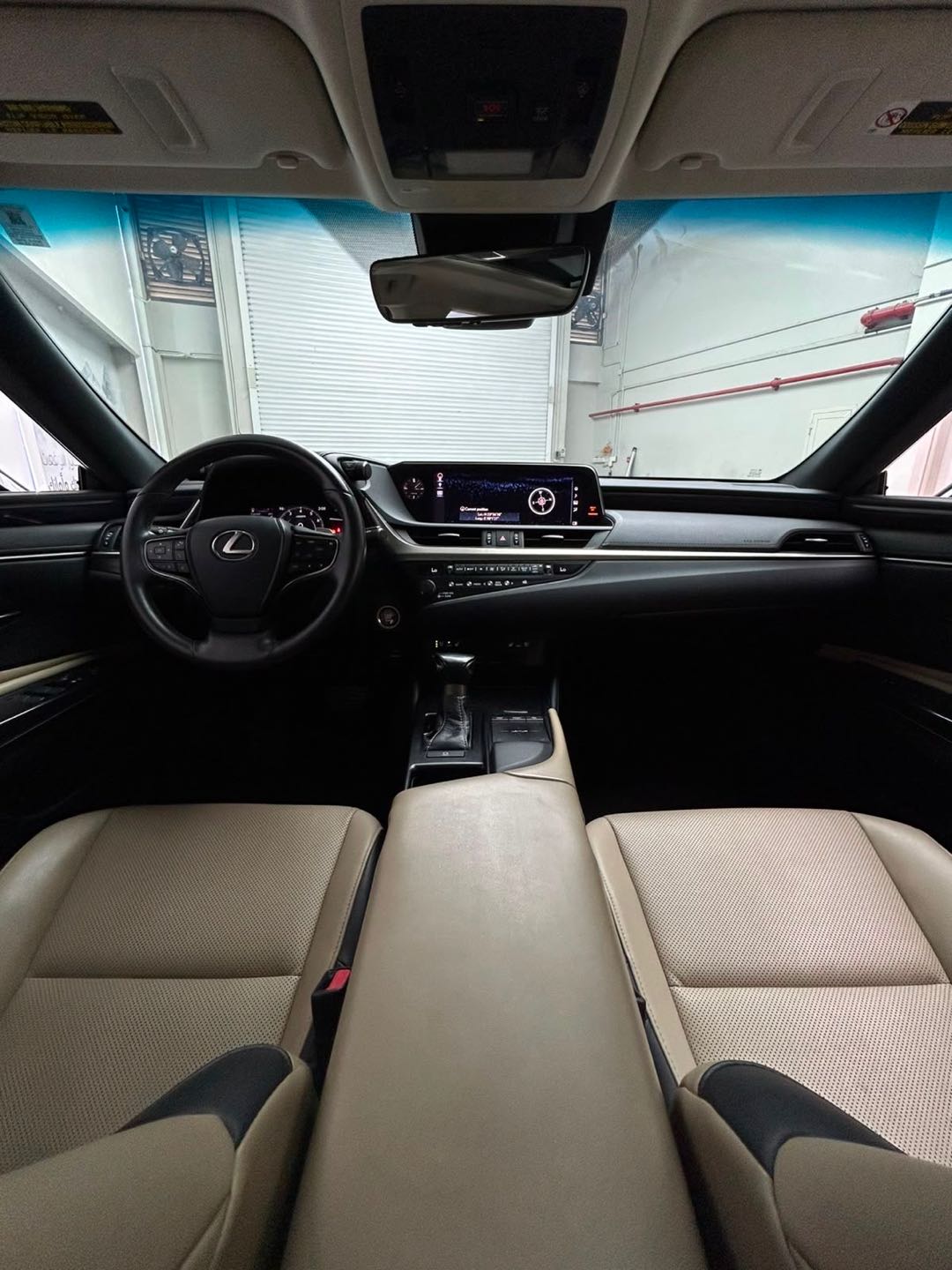 Car Image 2019 LEXUS ES 350