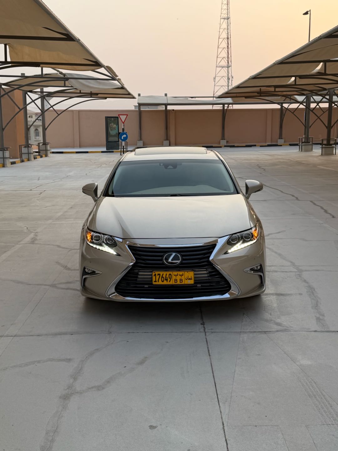 Car Image 2016 LEXUS ES 350