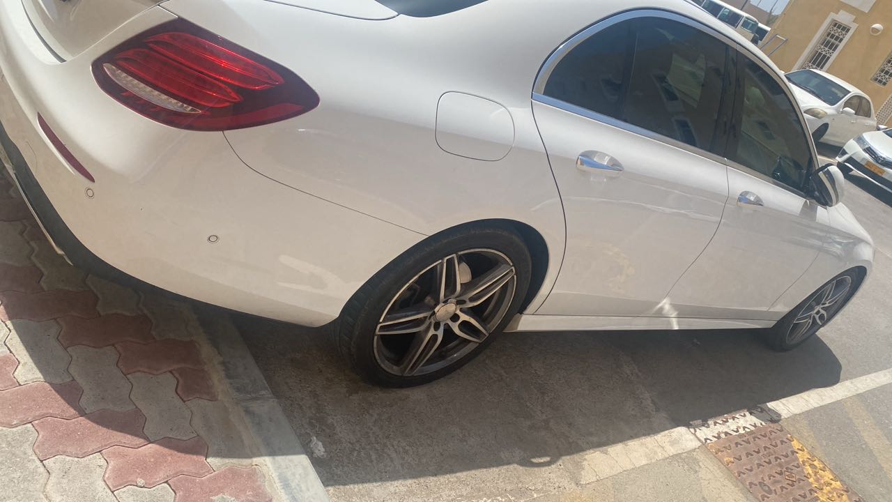Car Image 2017 MERCEDES E Class 300