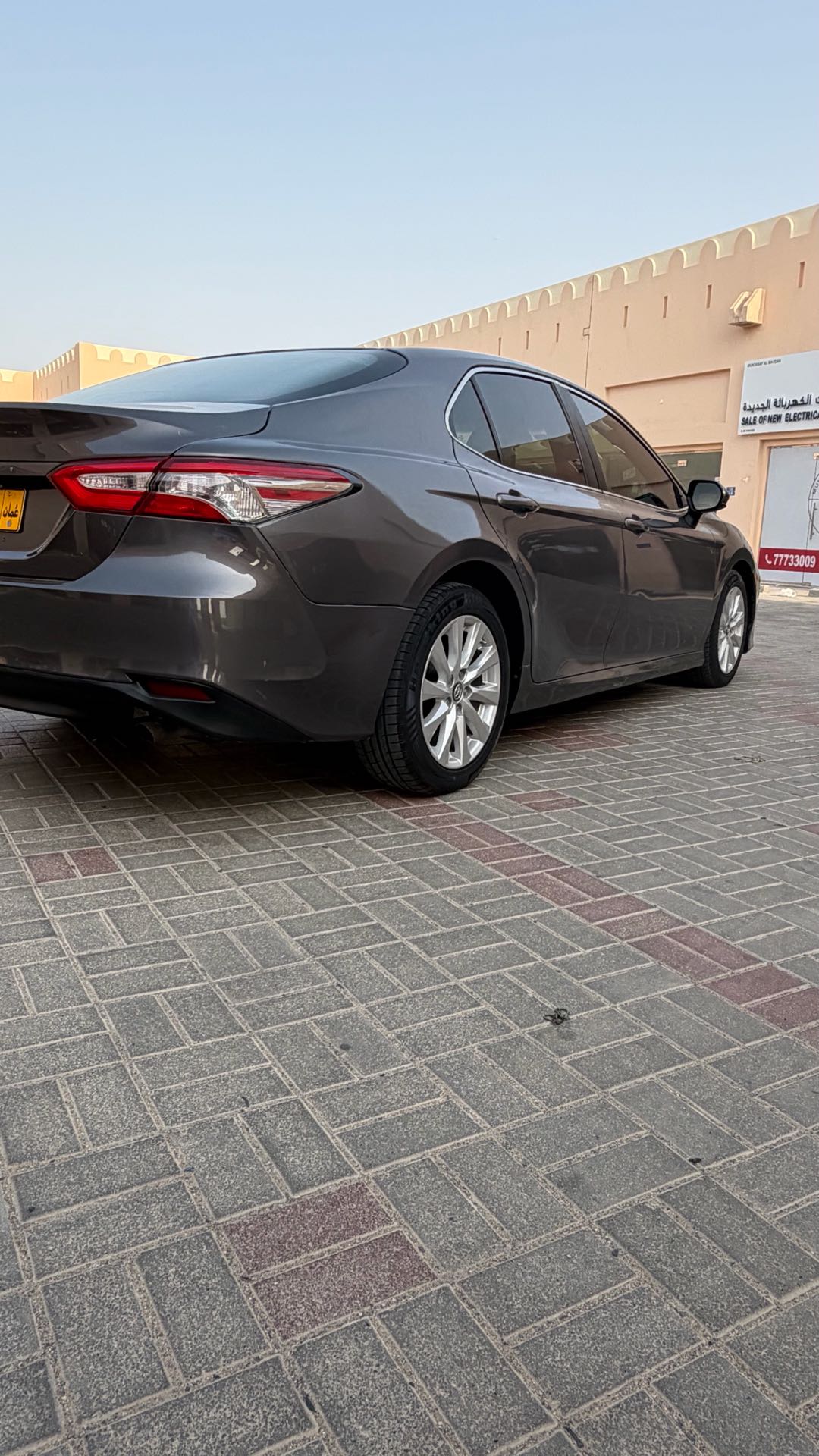 Car Image 2018 TOYOTA CAMRY LE