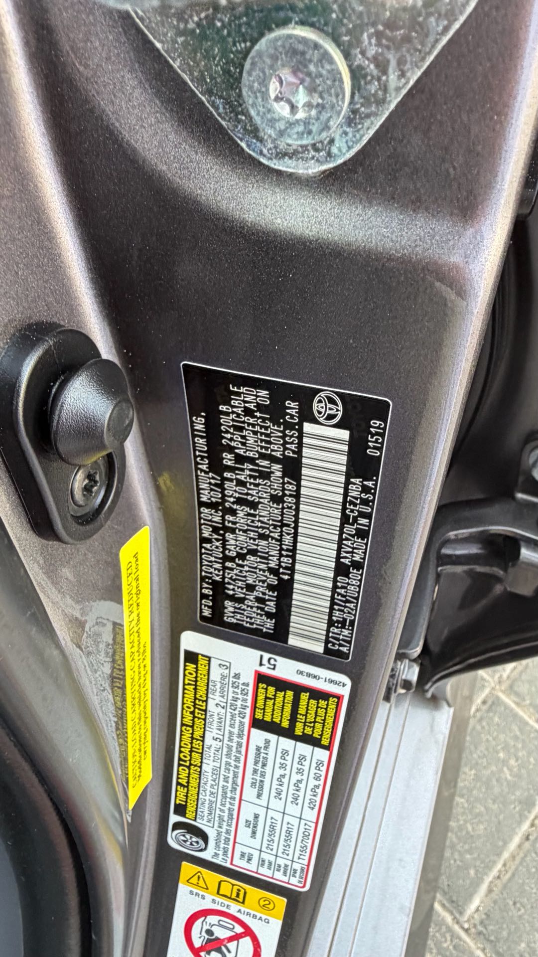 Car Image 2018 TOYOTA CAMRY LE