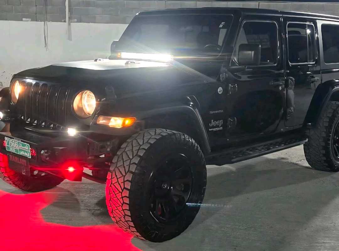 Car Image 2018 JEEP WRANGLER SAHARA