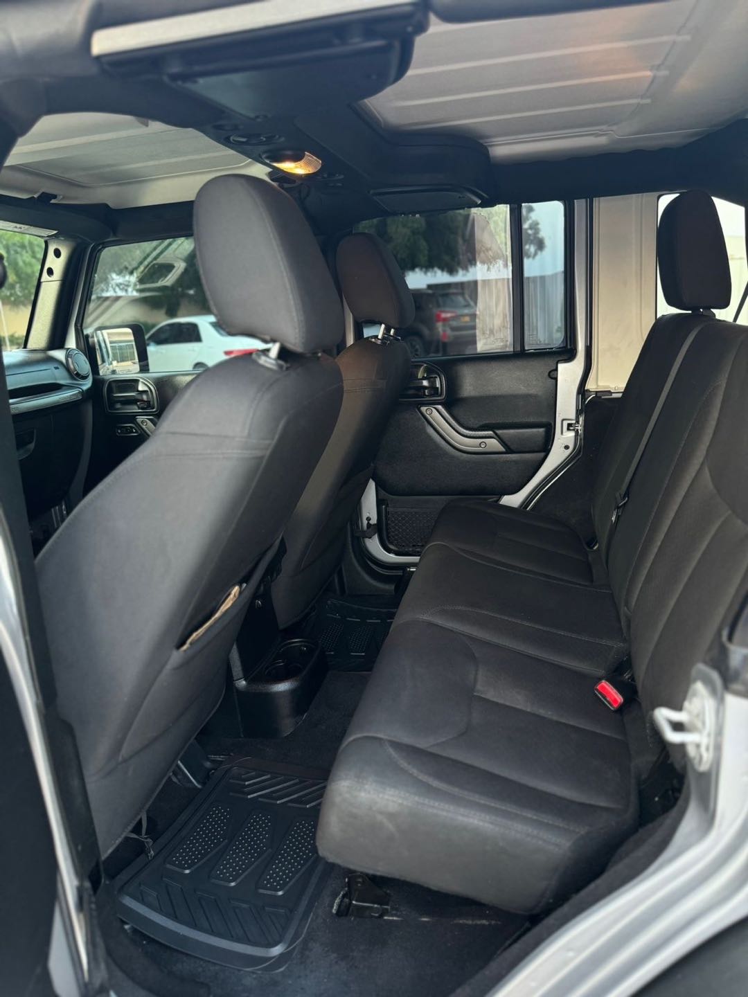 Car Image 2018 JEEP WRANGLER Sport