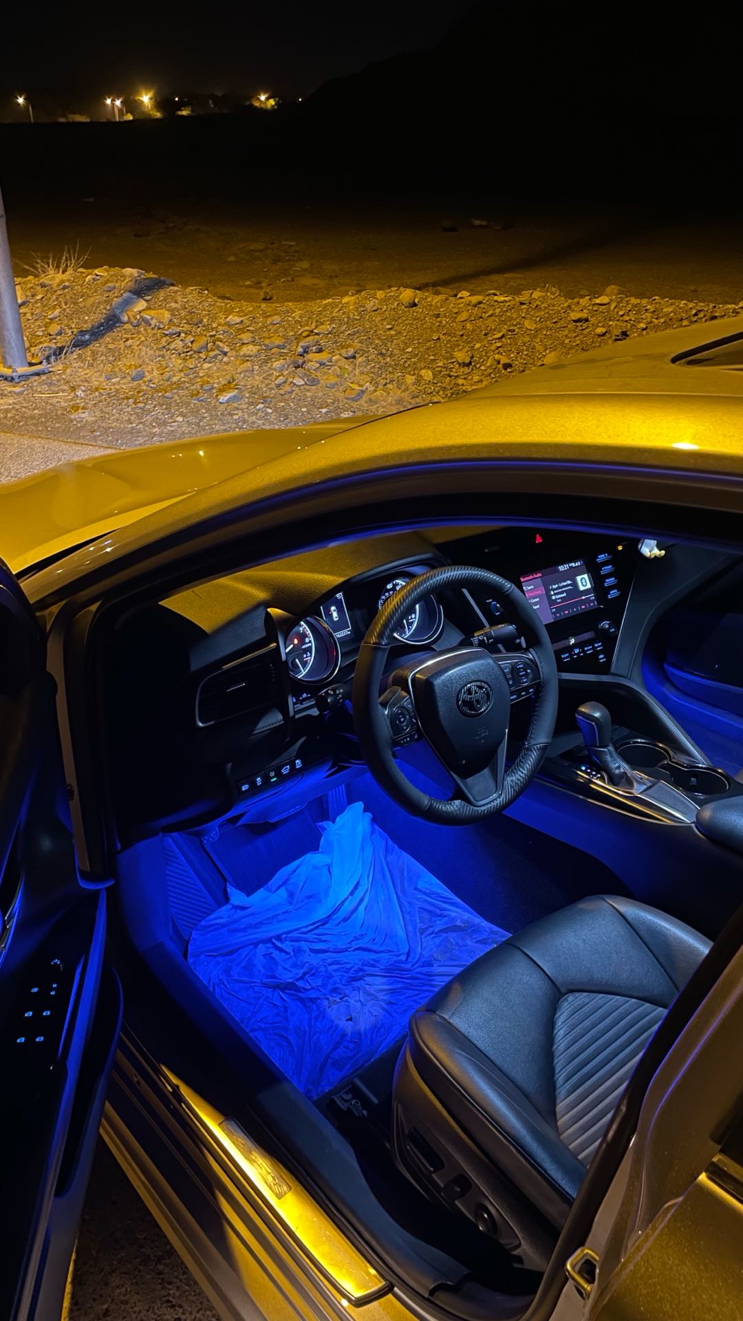 Car Image 2019 TOYOTA CAMRY SE