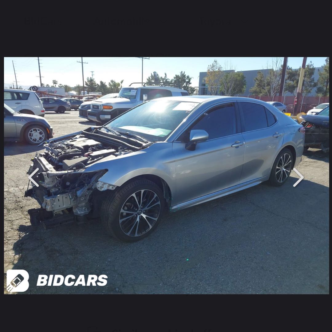 Car Image 2019 TOYOTA CAMRY SE