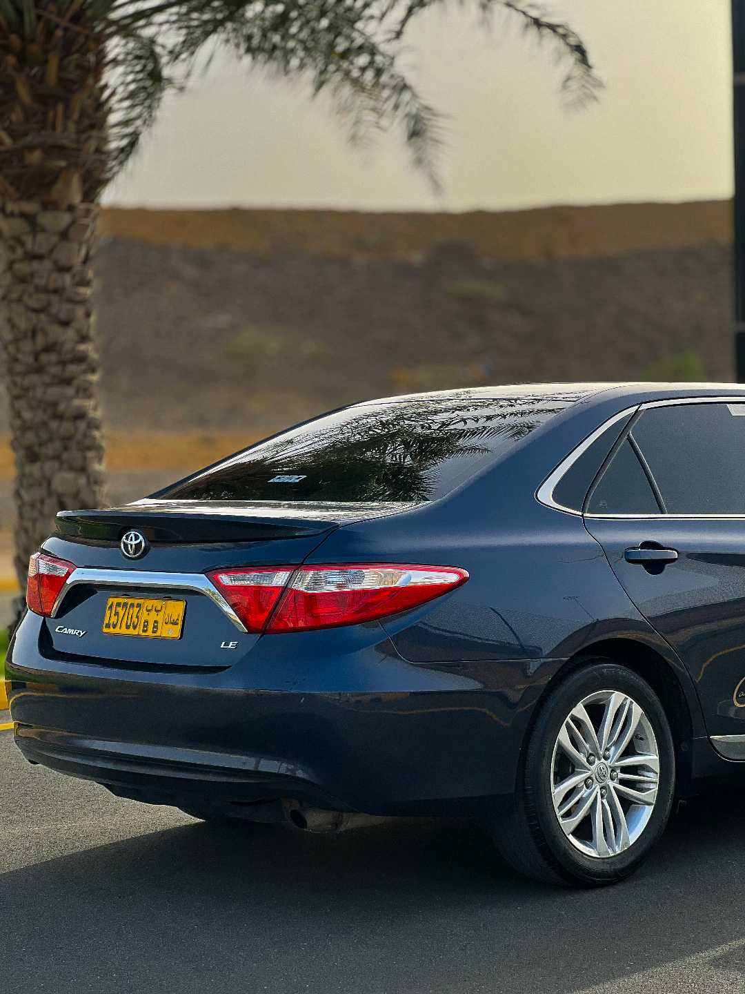 Car Image 2017 TOYOTA CAMRY LE
