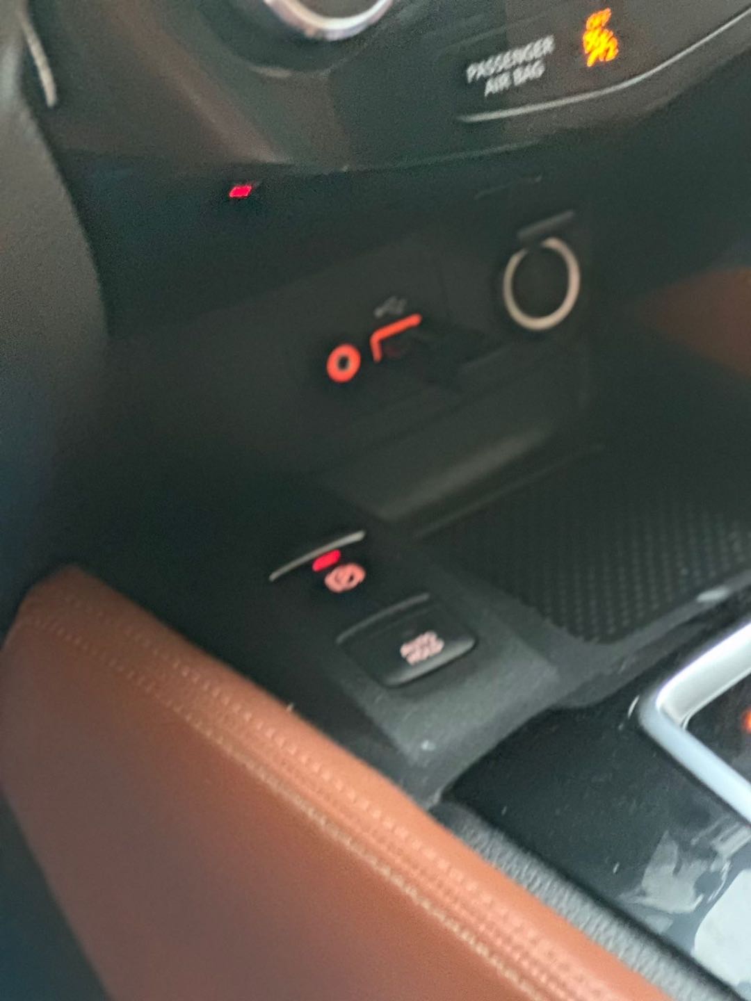 Car Image 2018 NISSAN ROGUE SL