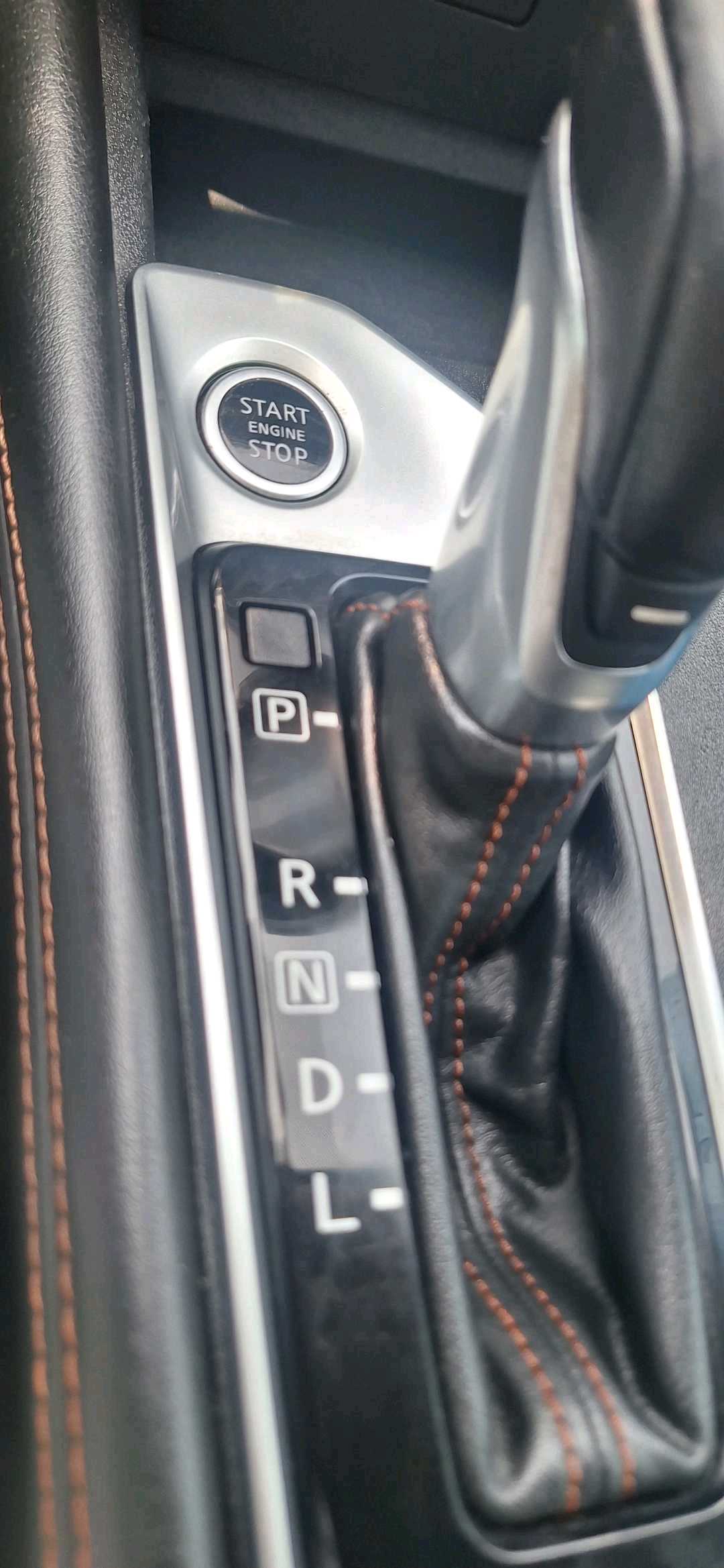 Car Image 2020 NISSAN ALTIMA SR