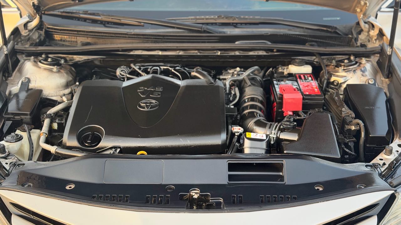 Car Image 2018 TOYOTA CAMRY XLE
