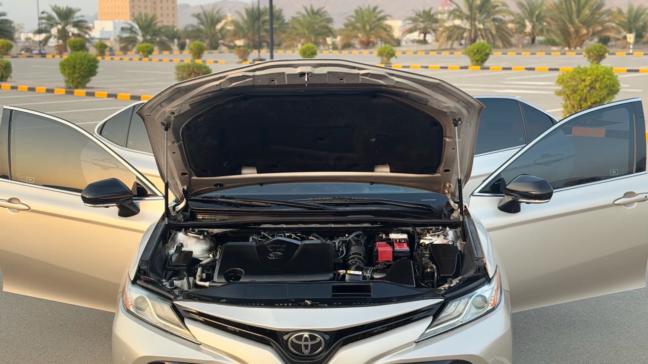 Car Image 2018 TOYOTA CAMRY XLE