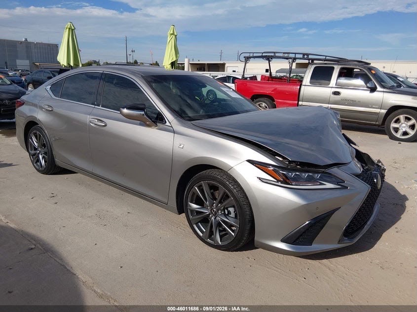 لكزس ES F-sport 2019