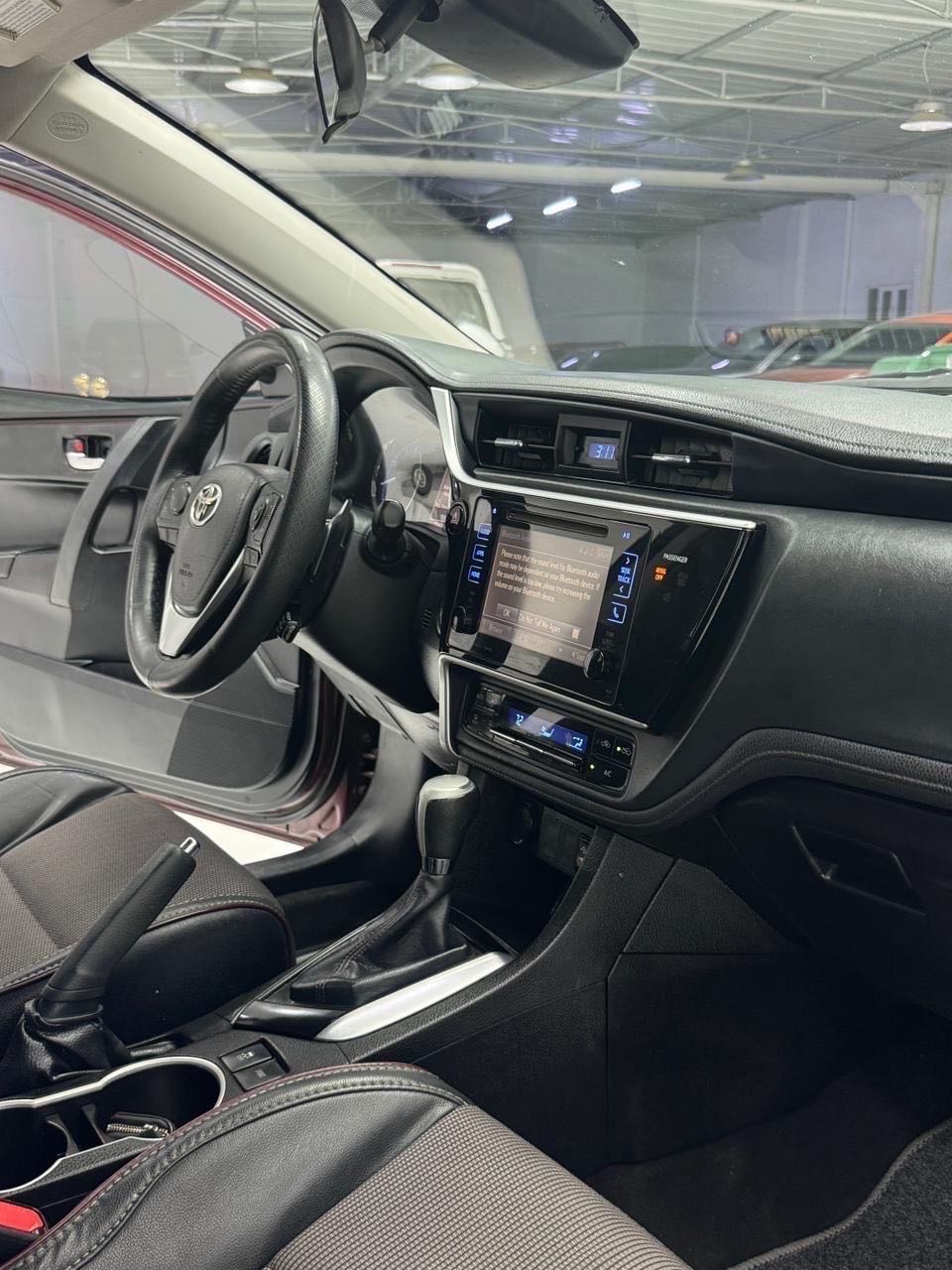 Car Image 2017 TOYOTA COROLLA SE