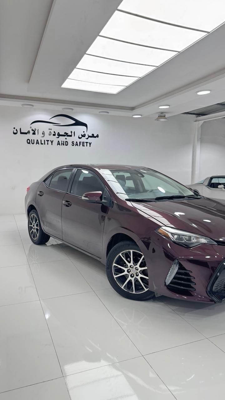 Car Image 2017 TOYOTA COROLLA SE