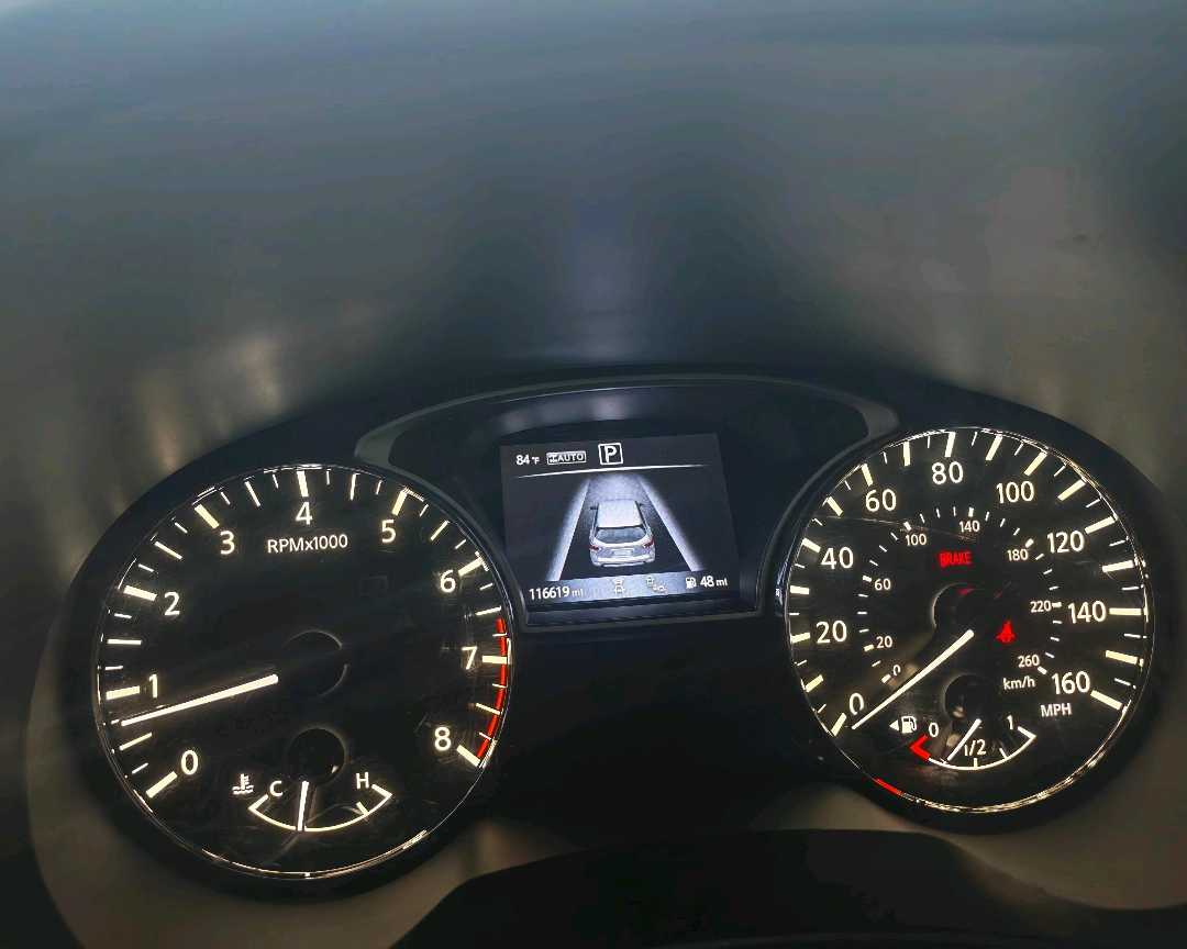 Car Image 2018 NISSAN PATHFINDER SL