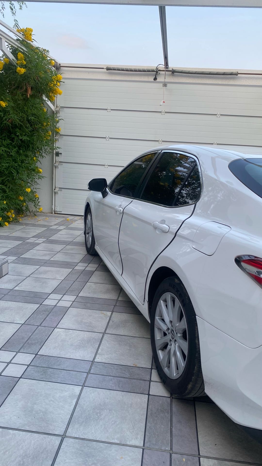 Car Image 2018 TOYOTA CAMRY LE